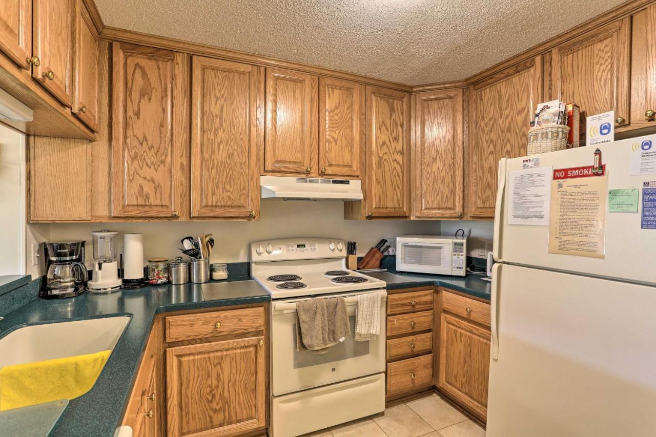 Bright North Myrtle Beach Condo Walk To Beach! Exterior photo